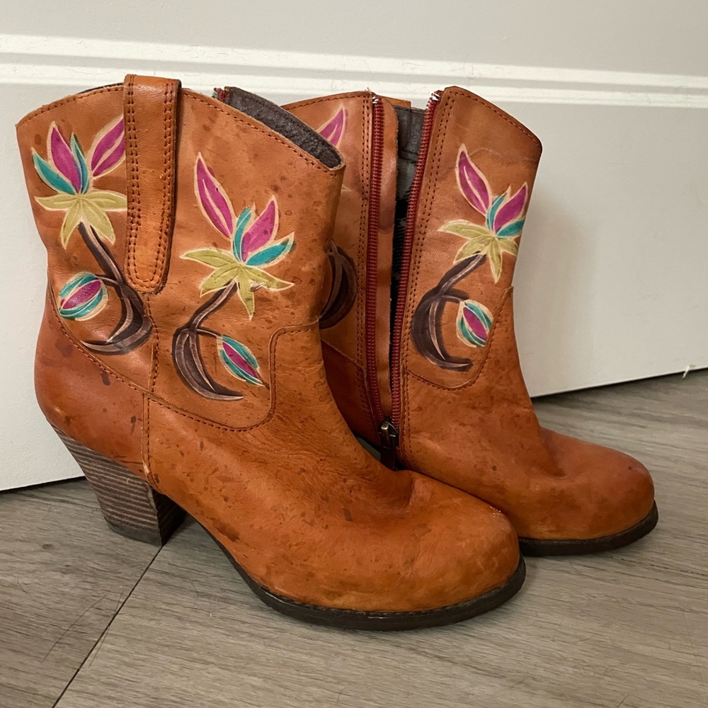 Floral Cowgirl Ankle Boots Size 6